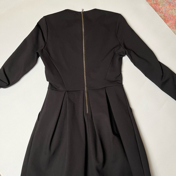 Black, long sleeve Aritzia dress, with pockets, size small - Picture 5 of 5